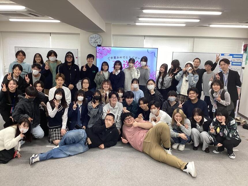 ありがとうを届ける日 ～溝の口キャンパス三送会～参加した生徒との集合写真