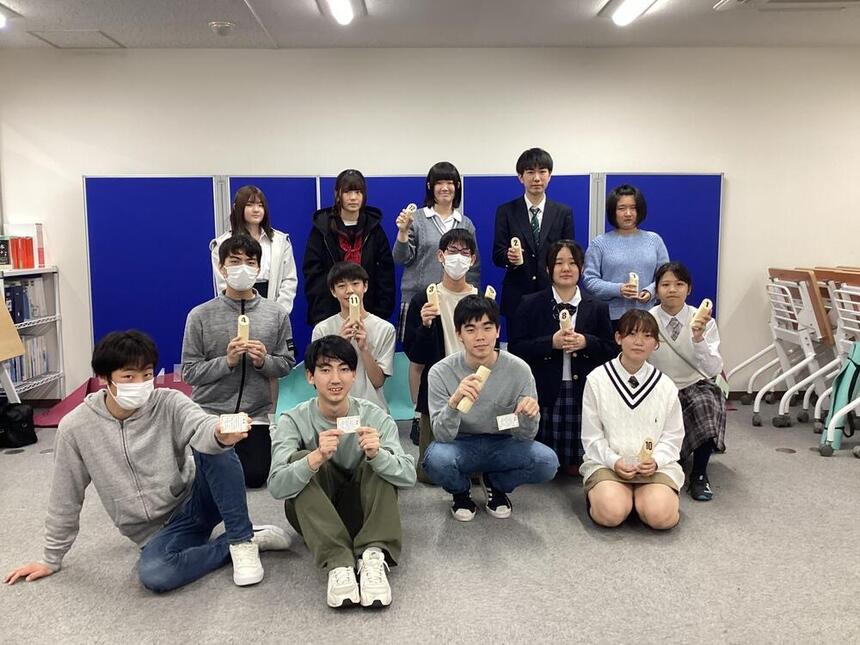 溝の口キャンパスにて実際にモルック大会に参加した生徒の写真