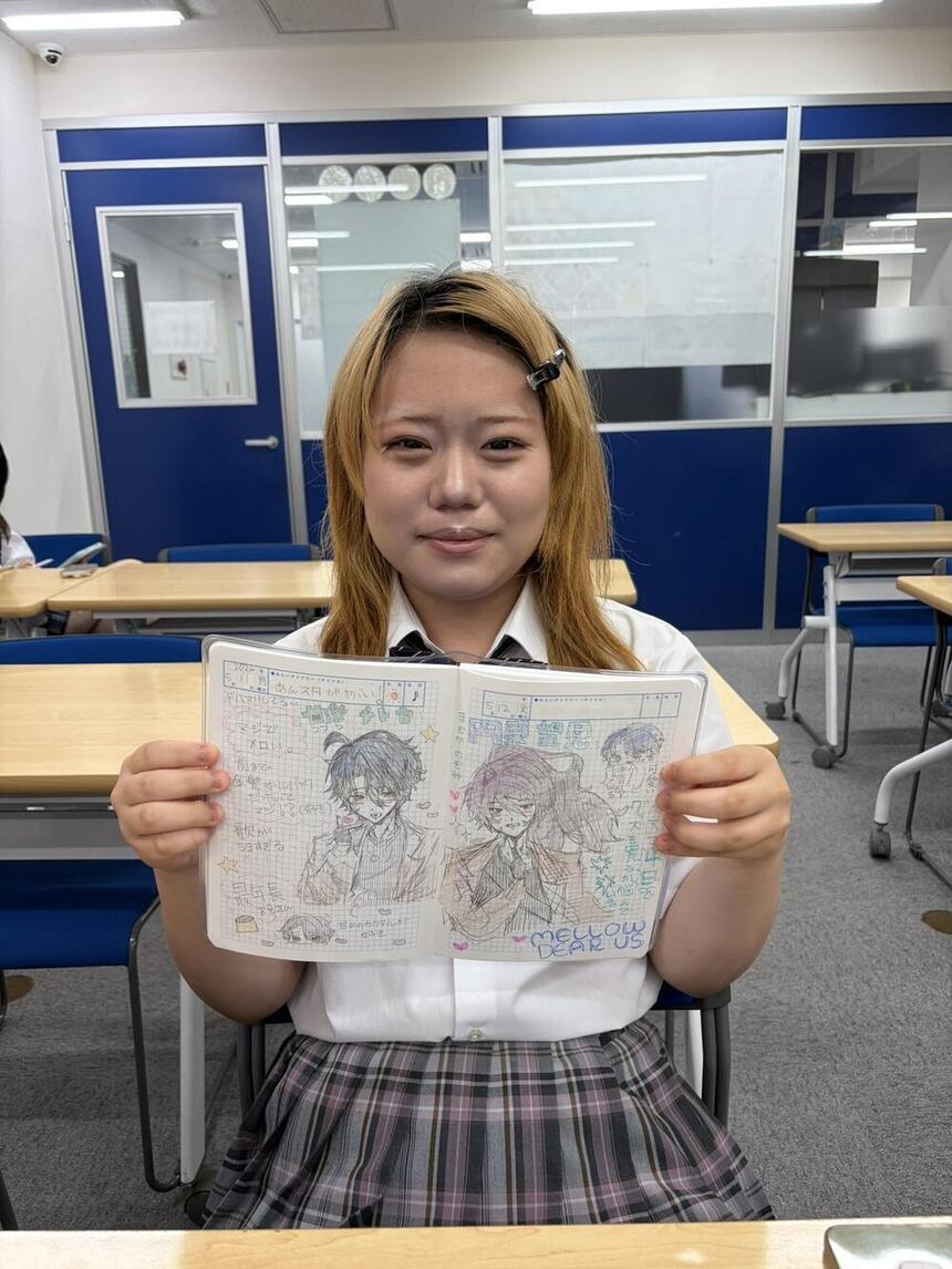 溝の口キャンパスにて新入生インタビューをした生徒とKTCみらいノート®の写真