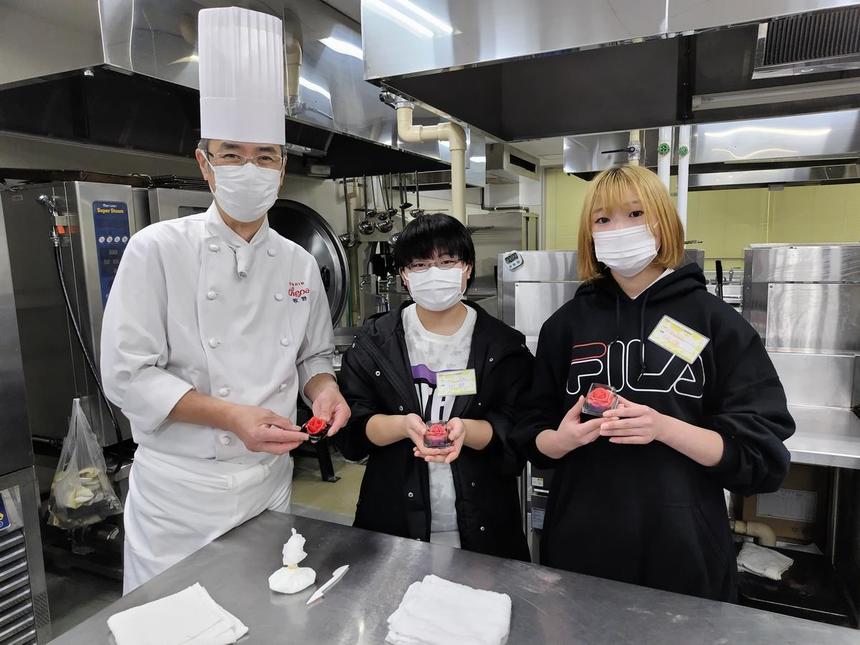 専門学校体験に参加した生徒と講師（ブログ掲載許可はいただいています）