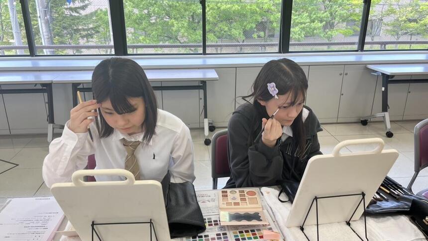 インタビュー生徒の様子