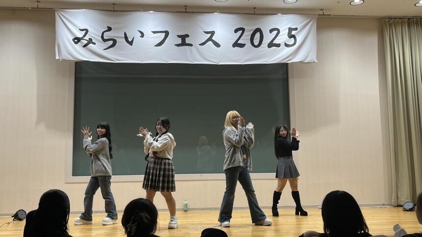 ダンスチームのリハーサル