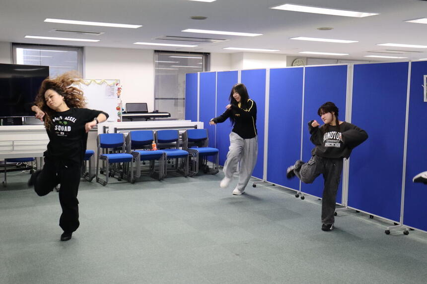 ガールズダンス