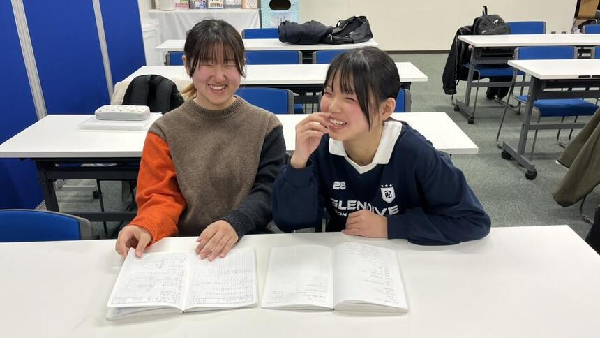 スクーリングの振返りをしている様子