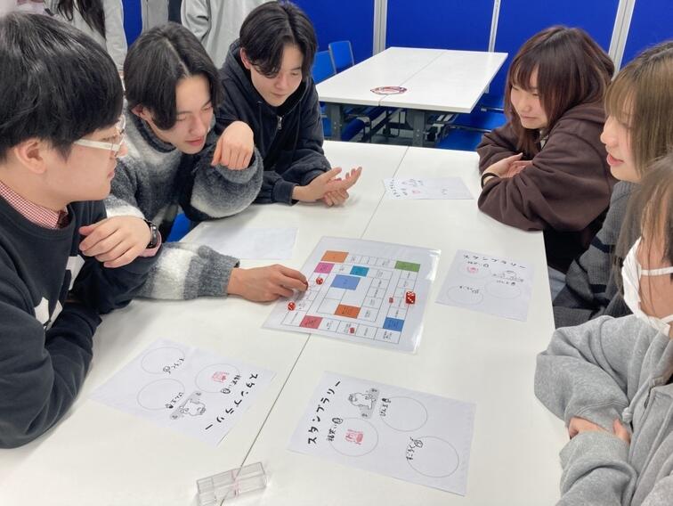 双六をしている様子