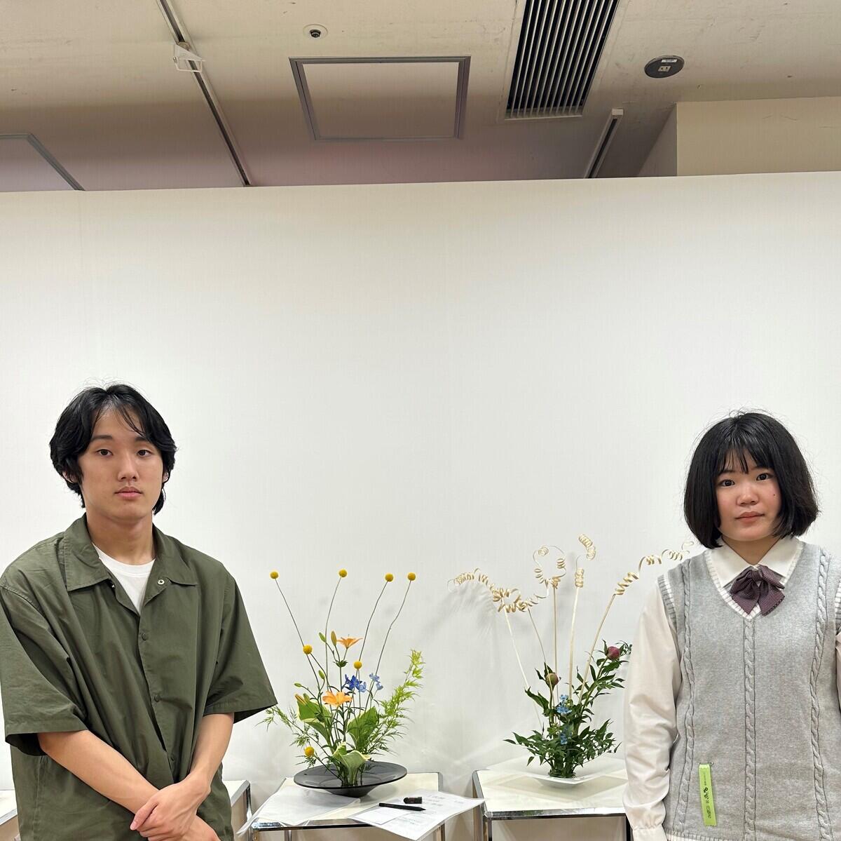 生徒と生徒の作品