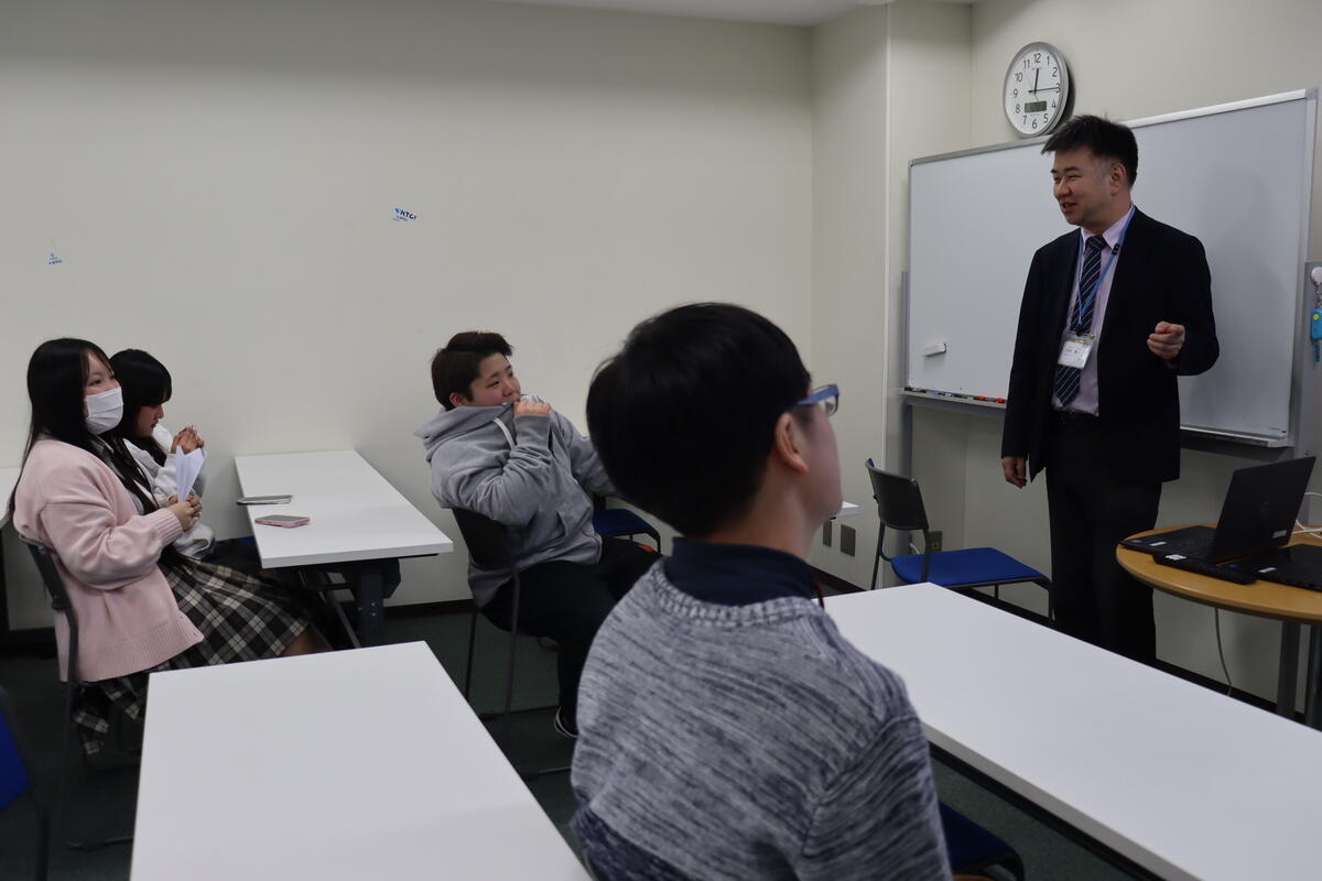 論理クイズの様子