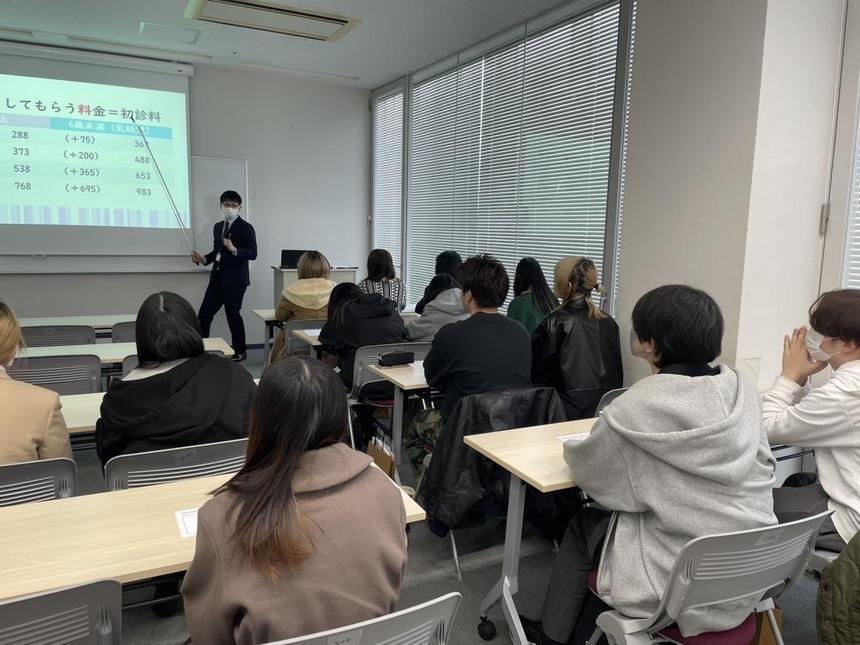 訪問した専門学校での授業の様子