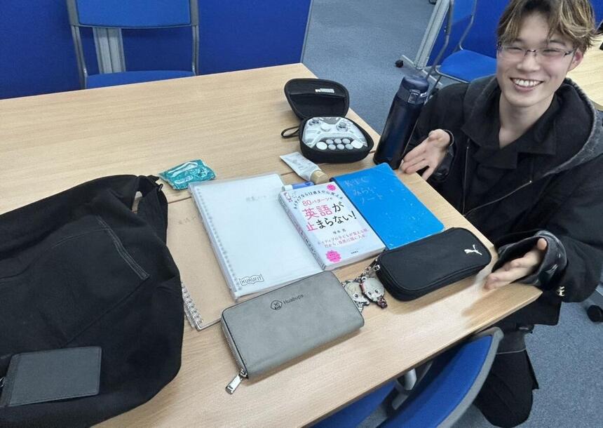 Kさんとカバンの中身です！