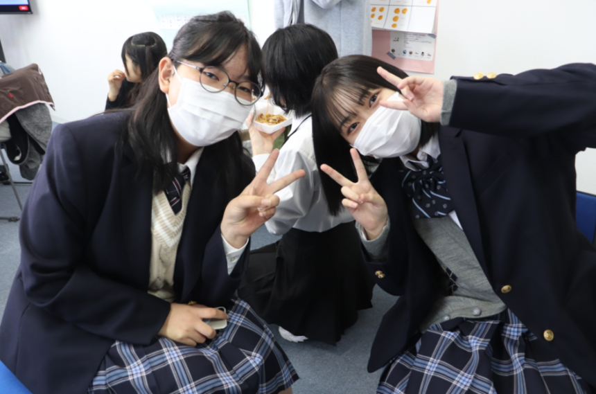 インタビューをした生徒と友人