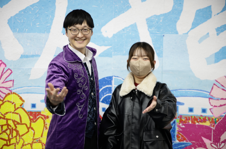 インタビューをした生徒とコーチ