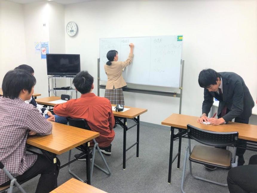 学院際について話し合う実行委委員の生徒たち