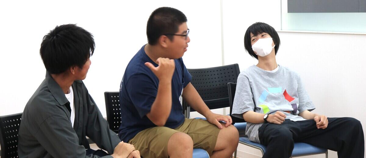 発表練習の合間には笑顔もあふれ、仲間との絆が一層深まっている様子が伝わってきます