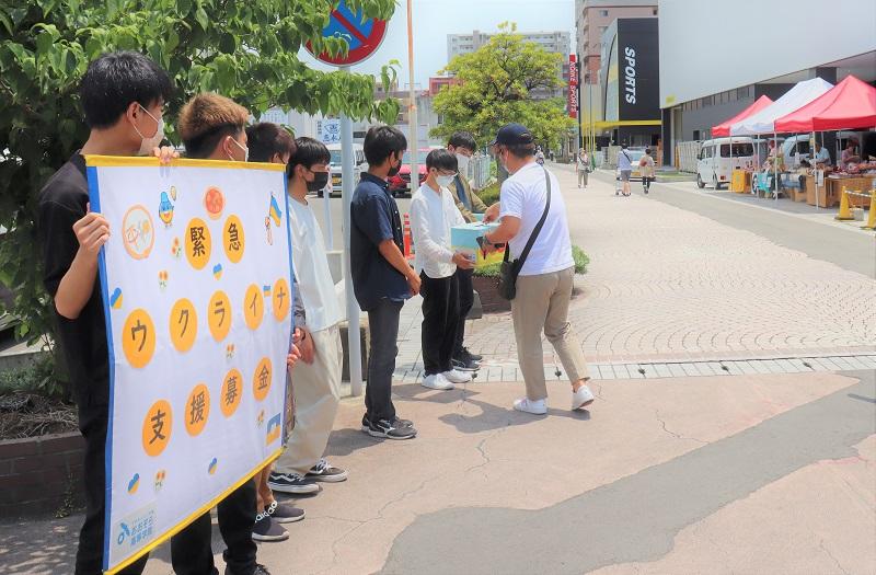 JR佐賀駅前で募金活動をしました