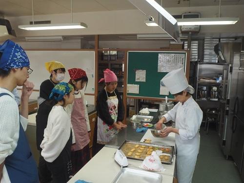 佐賀調理製菓専門学校に行ってきました。