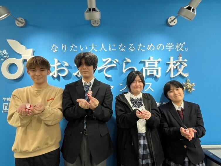 マンガイラスト部門に出場する生徒