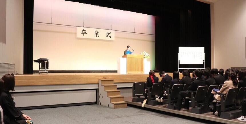 卒業生代表で送辞を読むSくん