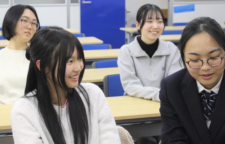 マンガイラストコースでの様子