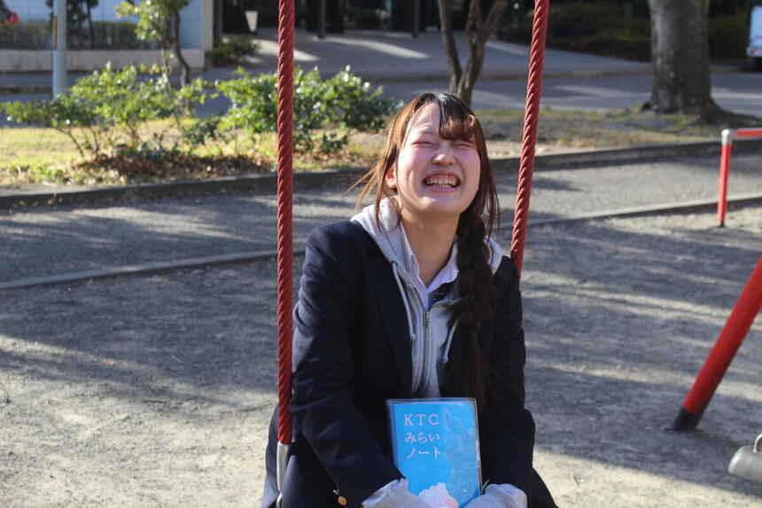 公園にてみらいノート持って