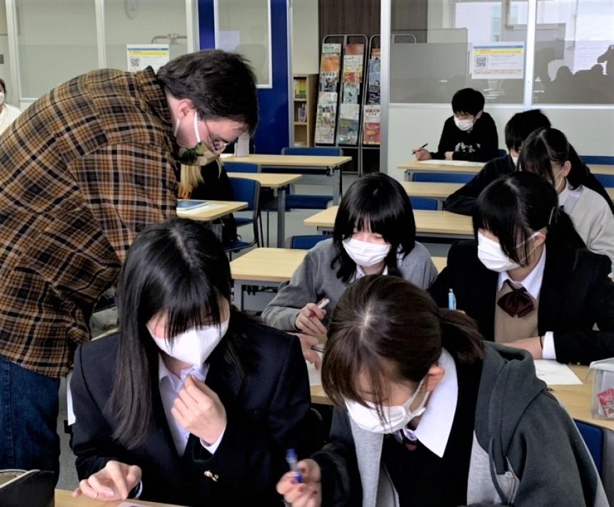 英語が苦手でも、ネイティブ講師と話してみたい！ そんなあなたの為の