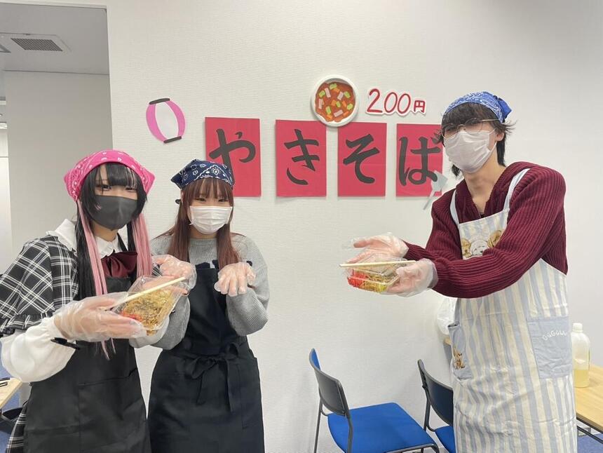 やきそば実行委員の生徒たち