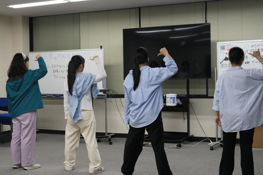 おおぞら杯 おおぞらカップ ダンス部門に向けてキャンパスで一生懸命練習する生徒