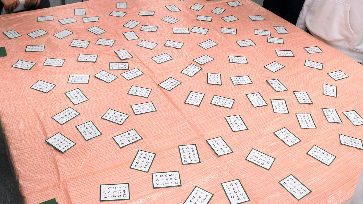 百人一首かるた大会 上の句と下の句を覚えて いざ勝負 12 01 キャンパスブログ 神奈川県 湘南 藤沢 キャンパス 通信制高校ならktcおおぞら高等学院