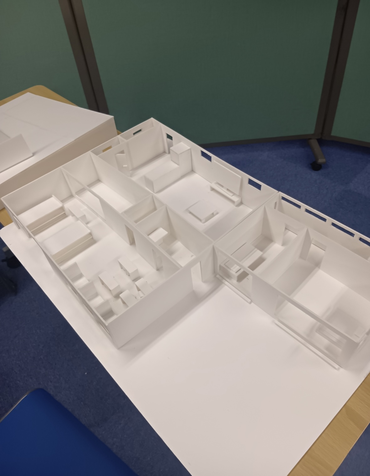 屋久島に家を建てることを想定した模型制作に取り組みました
