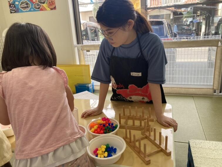 保育園で活躍する生徒
