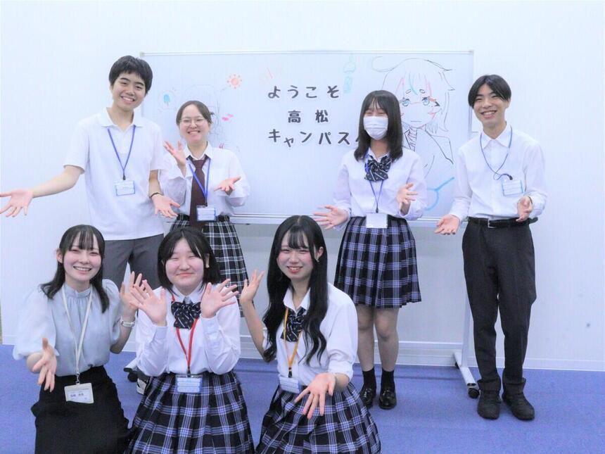 夏フェスを告知する生徒たち