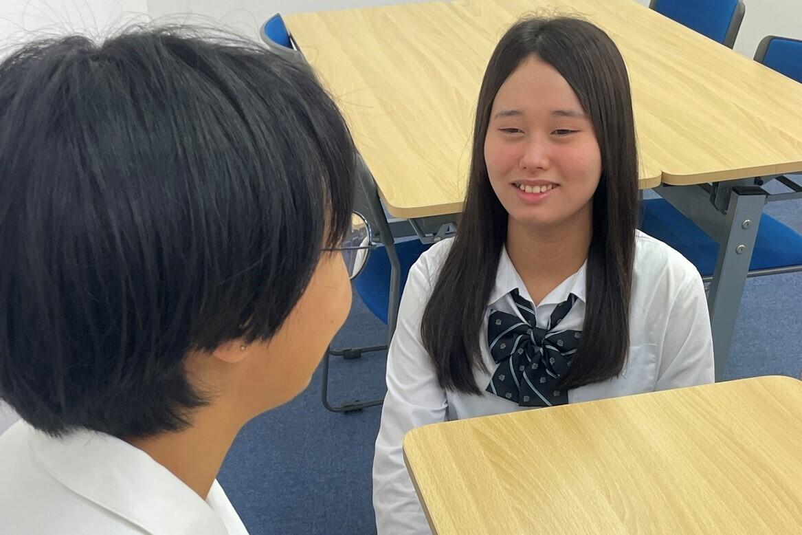 先輩コーチとして参加している在校生