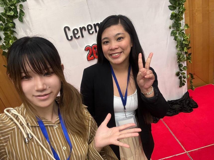 現地での英会話レッスンの先生との写真