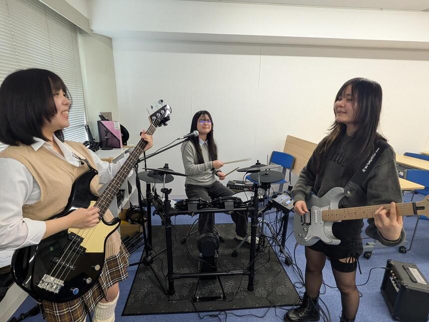 演奏している時の「気分屋ビュッフェ」