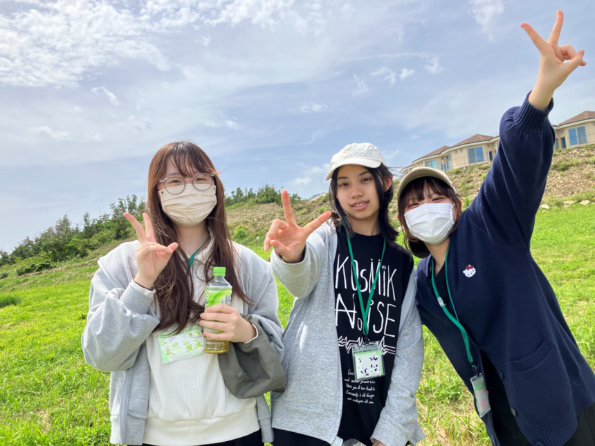 スクーリングで仲良くなった女子生徒3人組。右が宇都宮の生徒です。