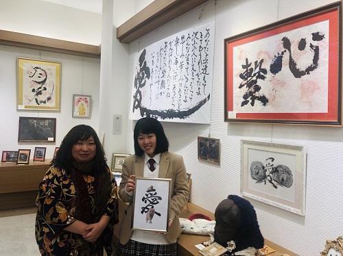 作品展には、三重四日市キャンパスのKさんの作品も展示されています。