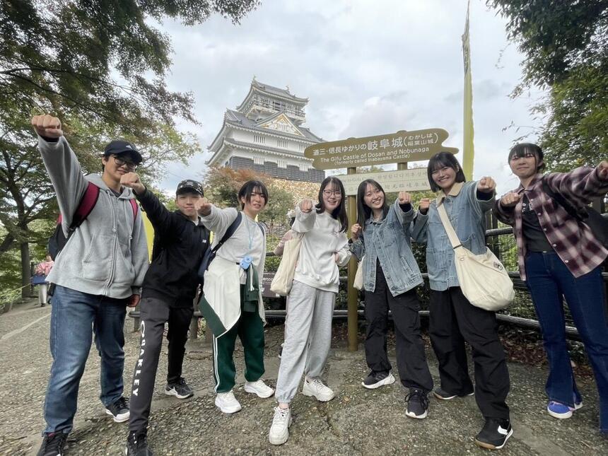 金華山を登り切った先には岐阜城が！