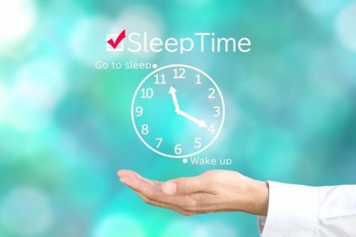 SleepTimeという文字の下に時計の絵が描いてあり、23時に就寝、6時に起床を連想させる図