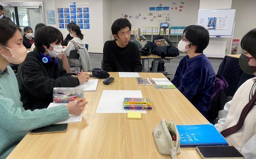 東日本大震災の被災地ボランティアに取り組む学生と意見交換を実施しました