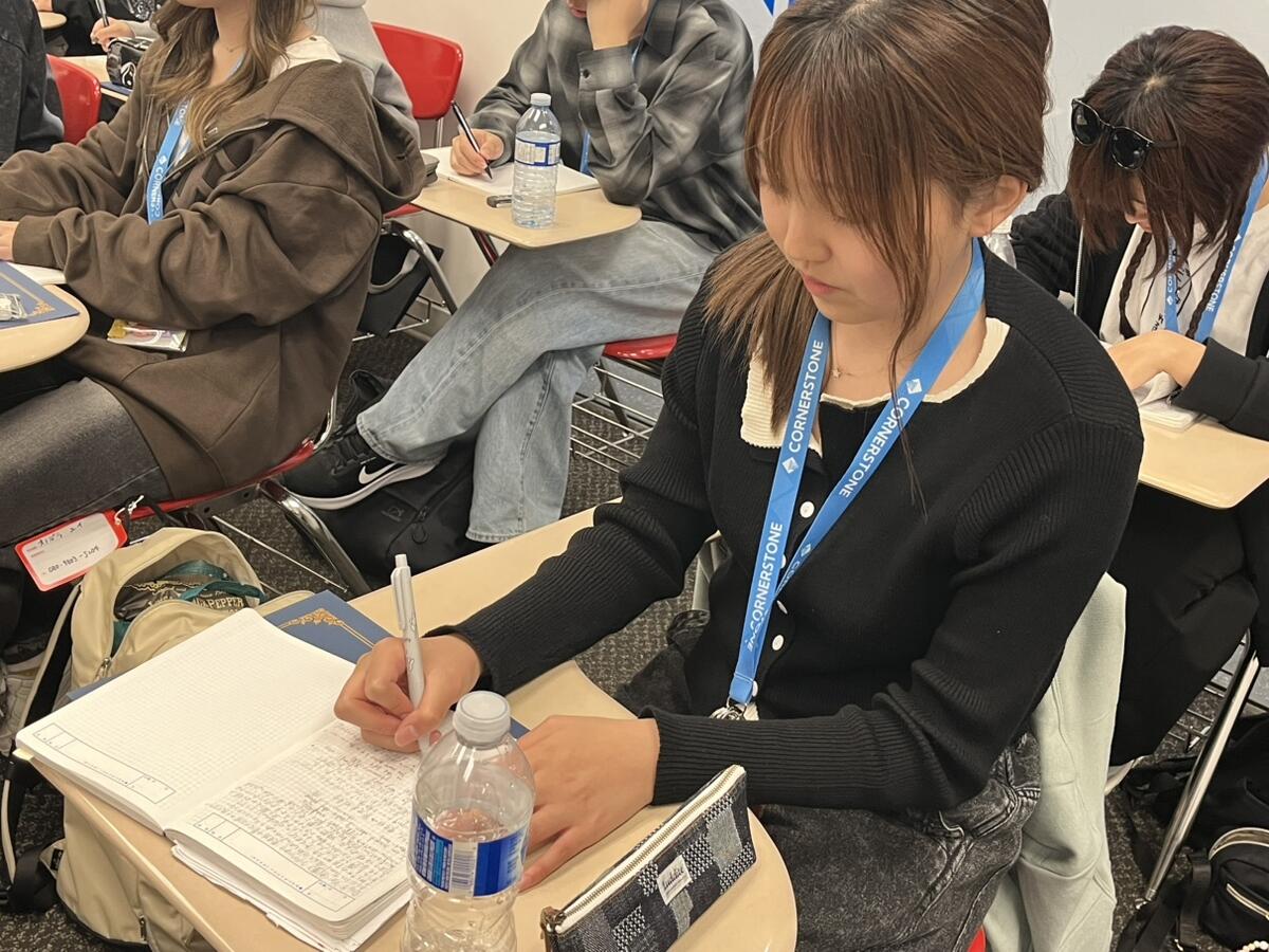 これまでを振り返り自分のなりたい大人を見つめ直す生徒