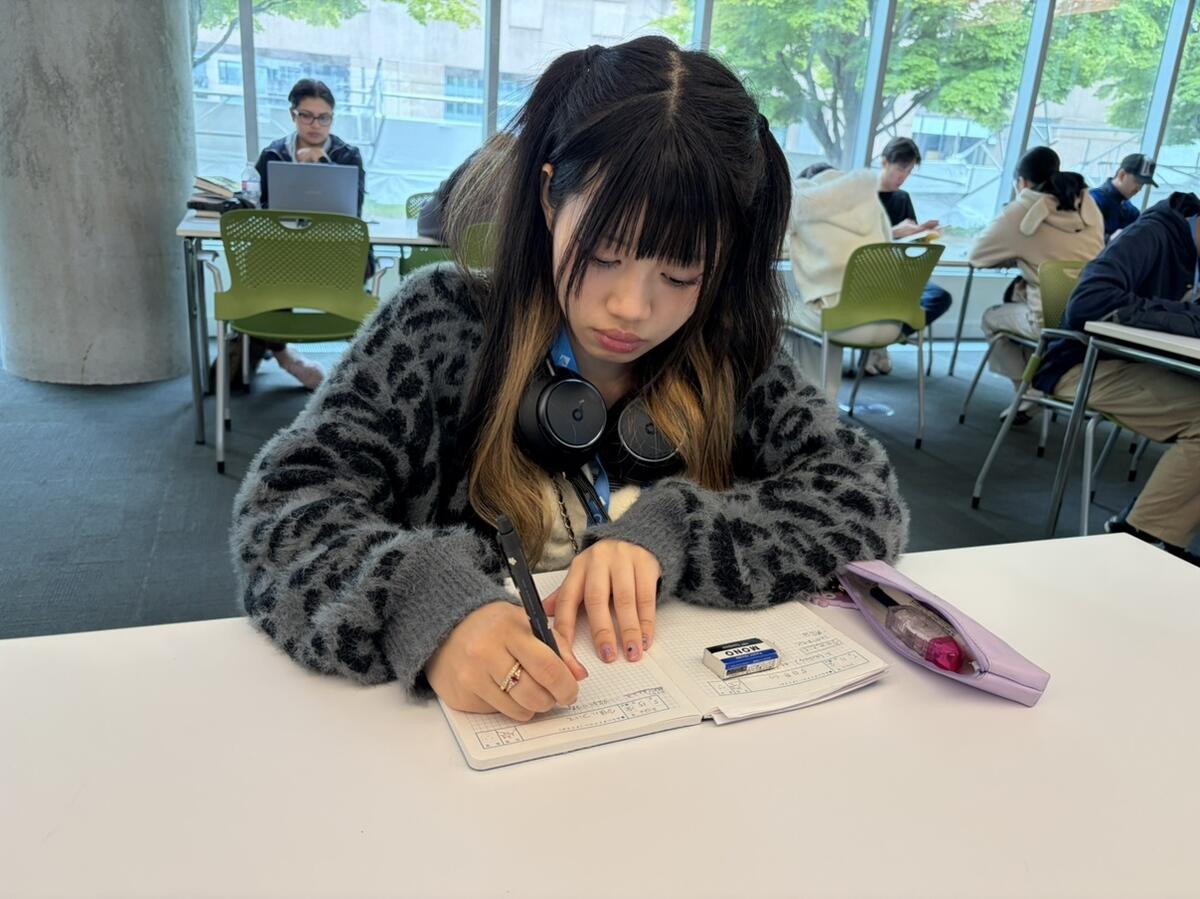 これまでを振り返り自分のなりたい大人を見つめ直す生徒